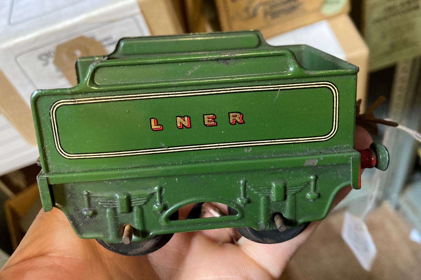 Hornby E020 locomotive and tender finished in LNER green, box poor, model fair to good (Est. plus Image