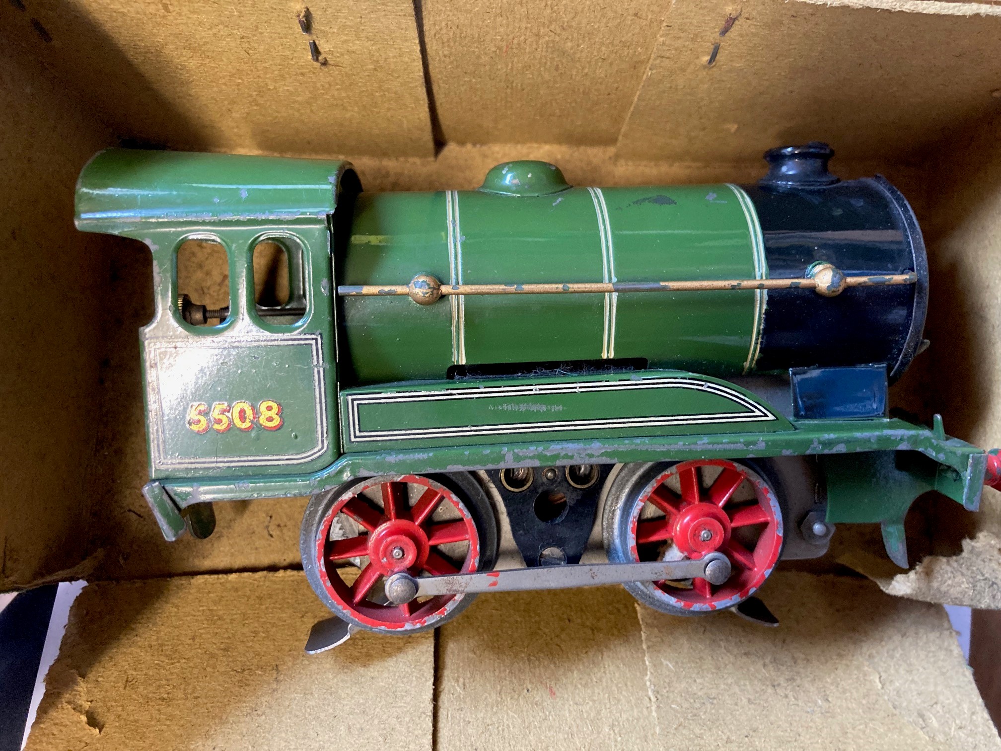 Hornby E020 locomotive and tender finished in LNER green, box poor, model fair to good (Est. plus Image