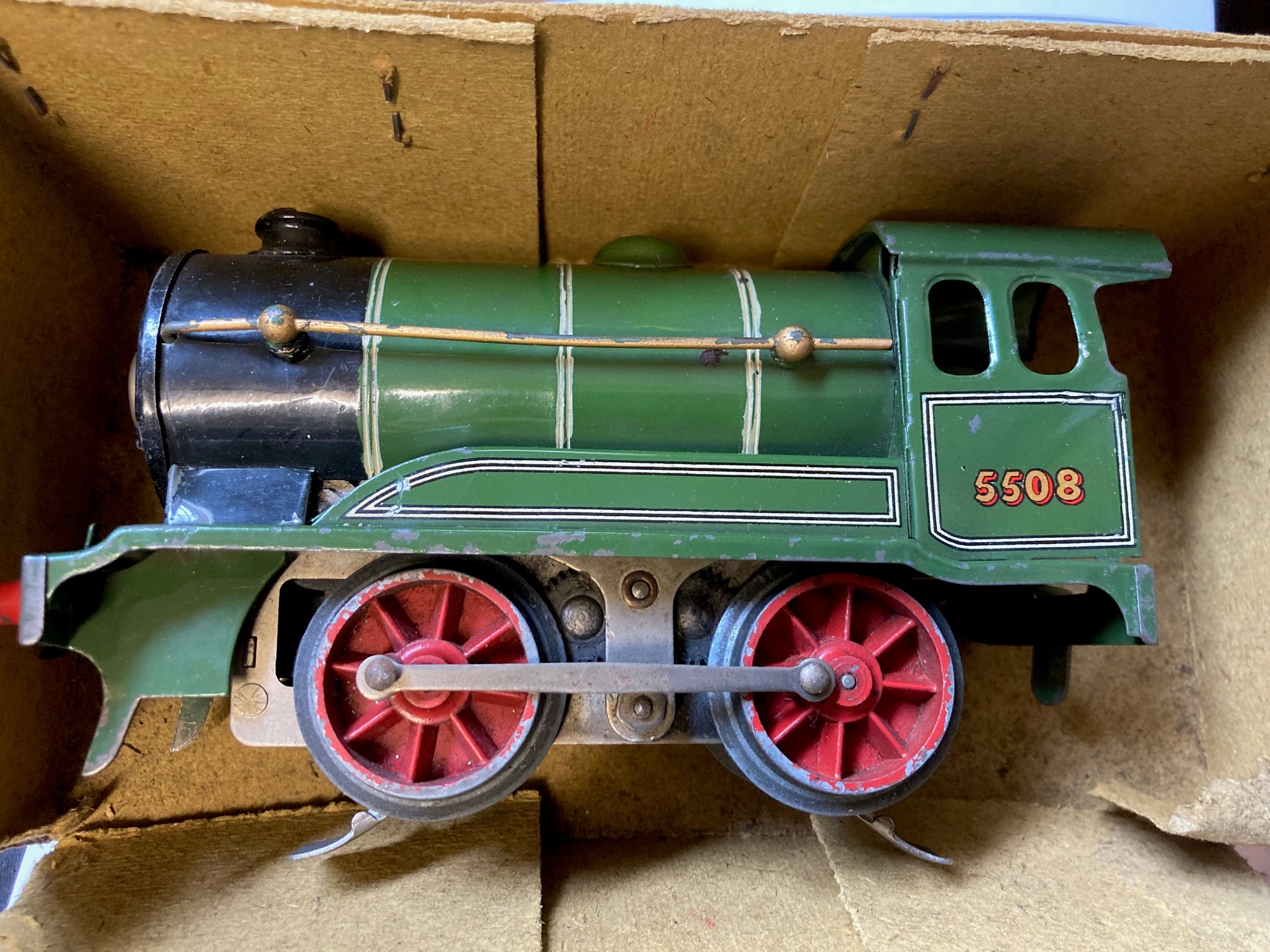 Hornby E020 locomotive and tender finished in LNER green, box poor, model fair to good (Est. plus Image