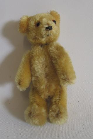 A Schuco yes/no teddy Image