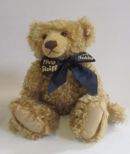 A "1902" Steiff teddy bear with long curly beige plush Image