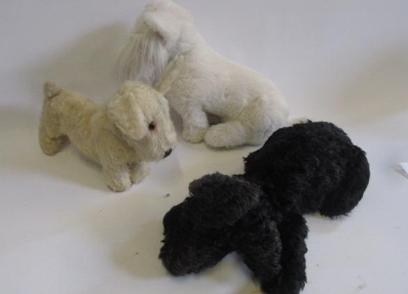 A Merrythought black dog pyjama case with sewn label Image