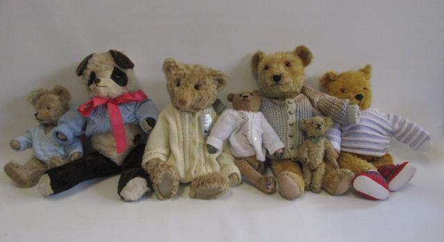 Two early to mid 20th century English teddy bears Image