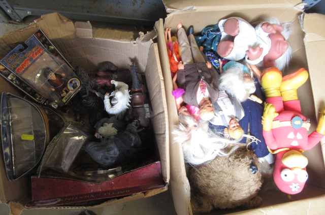 Various "Lord of the Rings" figures Image