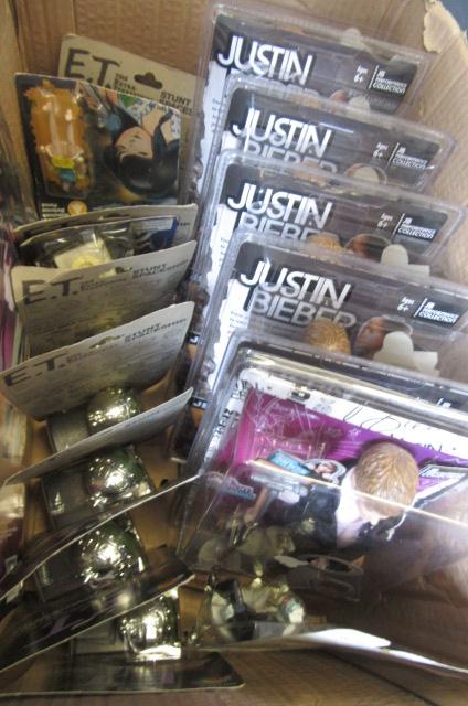 Six Justin Bieber figures Image