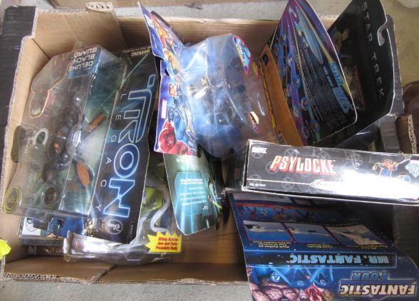 Six Justin Bieber figures Image