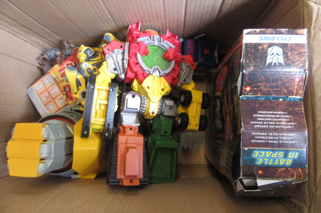 Thirteen World Wrestling Federation figures Image