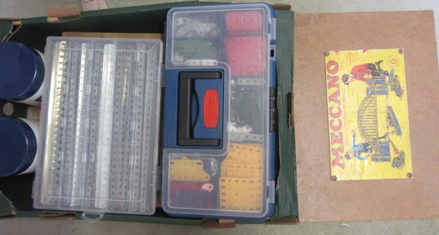 A quantity of Meccano parts Image