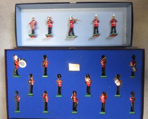 Britains Set No. 1341 Regimental Band of the Royal Scots Dragoon Guards and another 00157 The Band Image