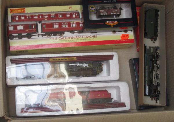 Hornby the Caledonian Coach Pack 45538 Giggleswick in B.R. green Image