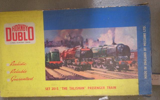 Hornby Dublo Passenger Train Set with B.R. A4 Golden Fleece locomotive and two B.R. coaches Image