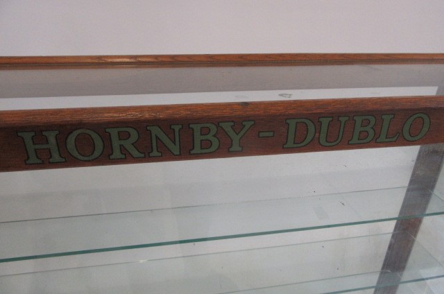 A shop display cabinet for Hornby-Dublo Image