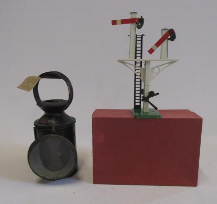 A Midland Railway coach lamp Image