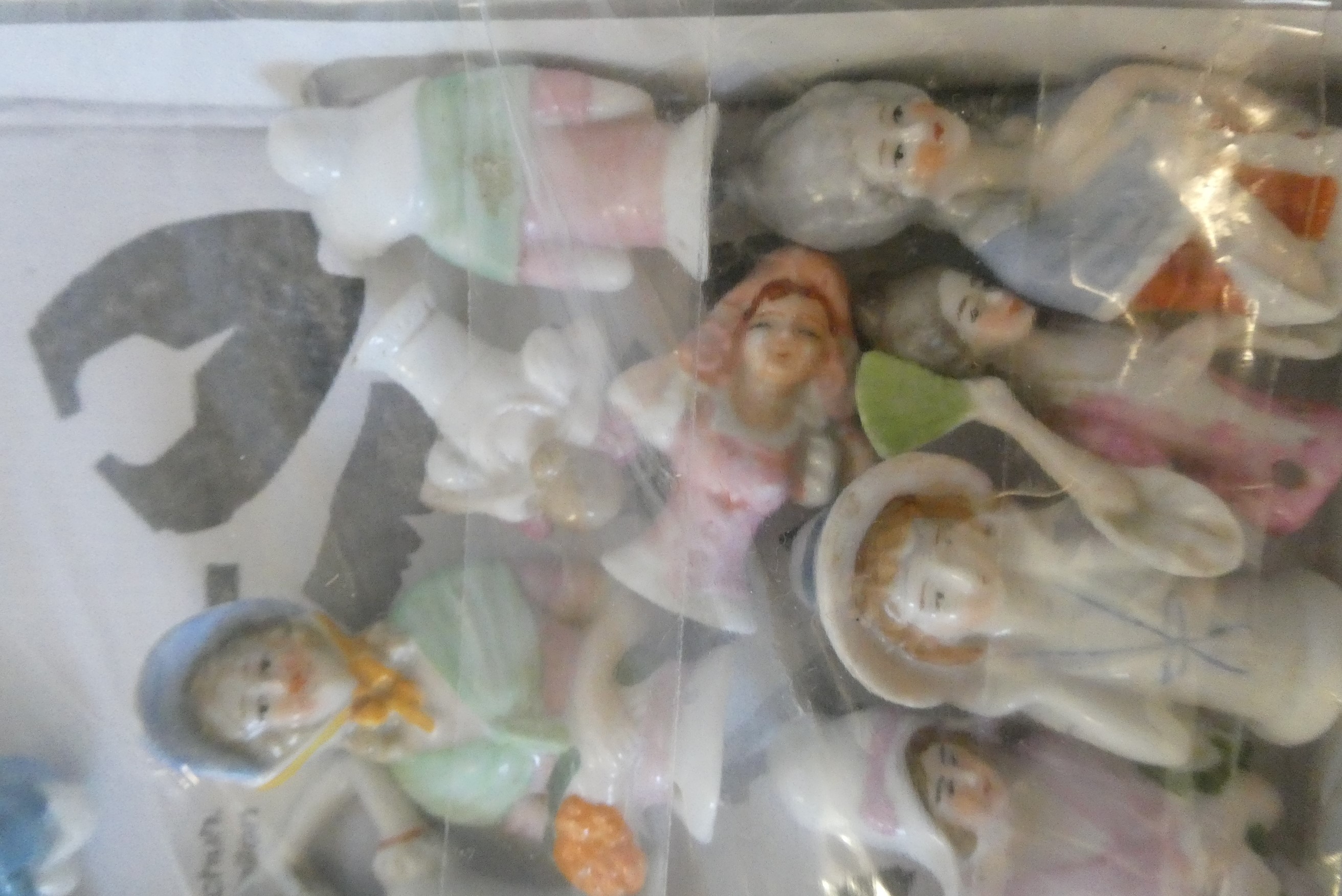 A box of 23 small pin cushion dolls, all modelled as ladies (Est. plus 24% premium inc. VAT) Image