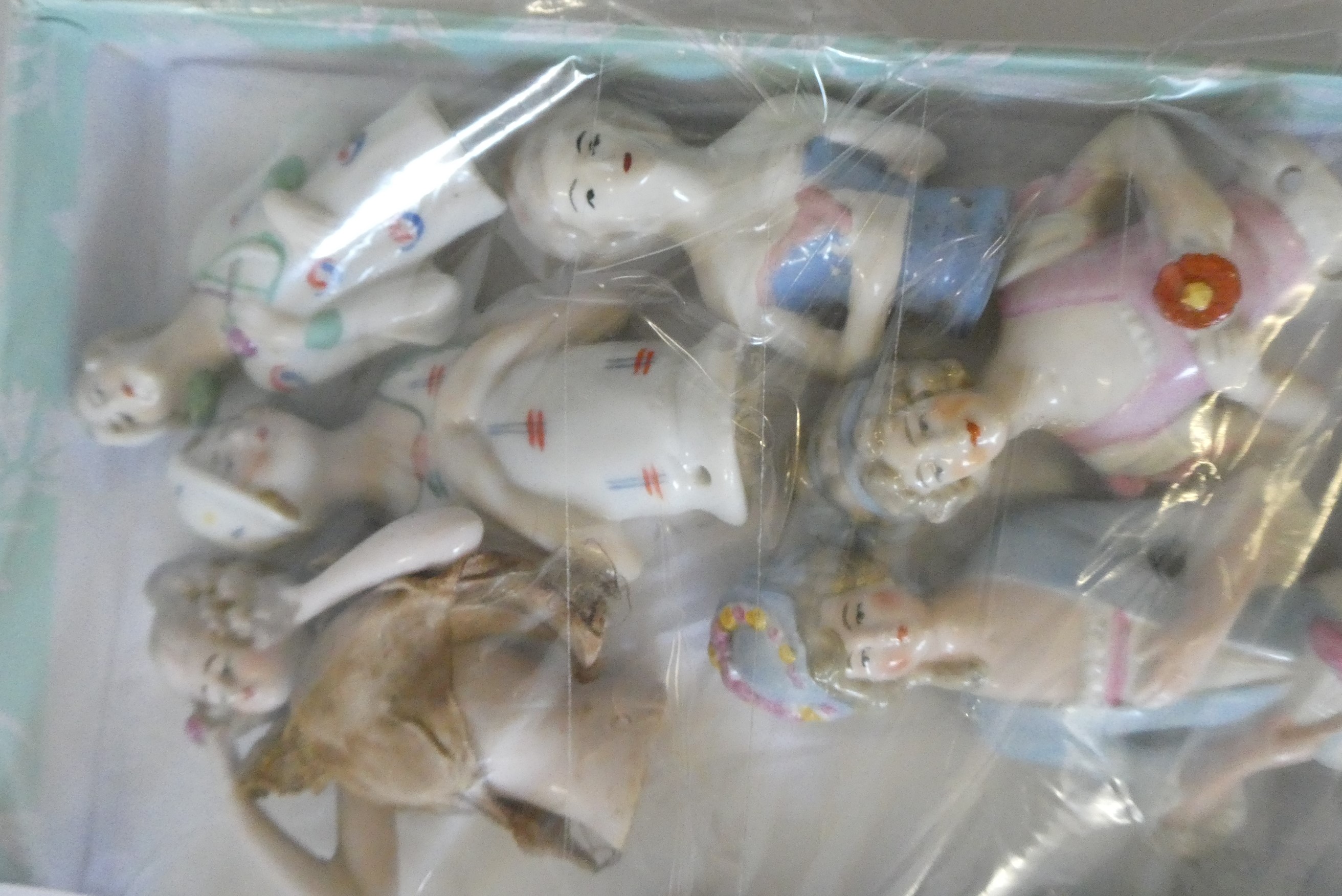 A box of 12 medium size pin cushion dolls, all modelled as ladies (Est. plus 24% premium inc. VAT) Image