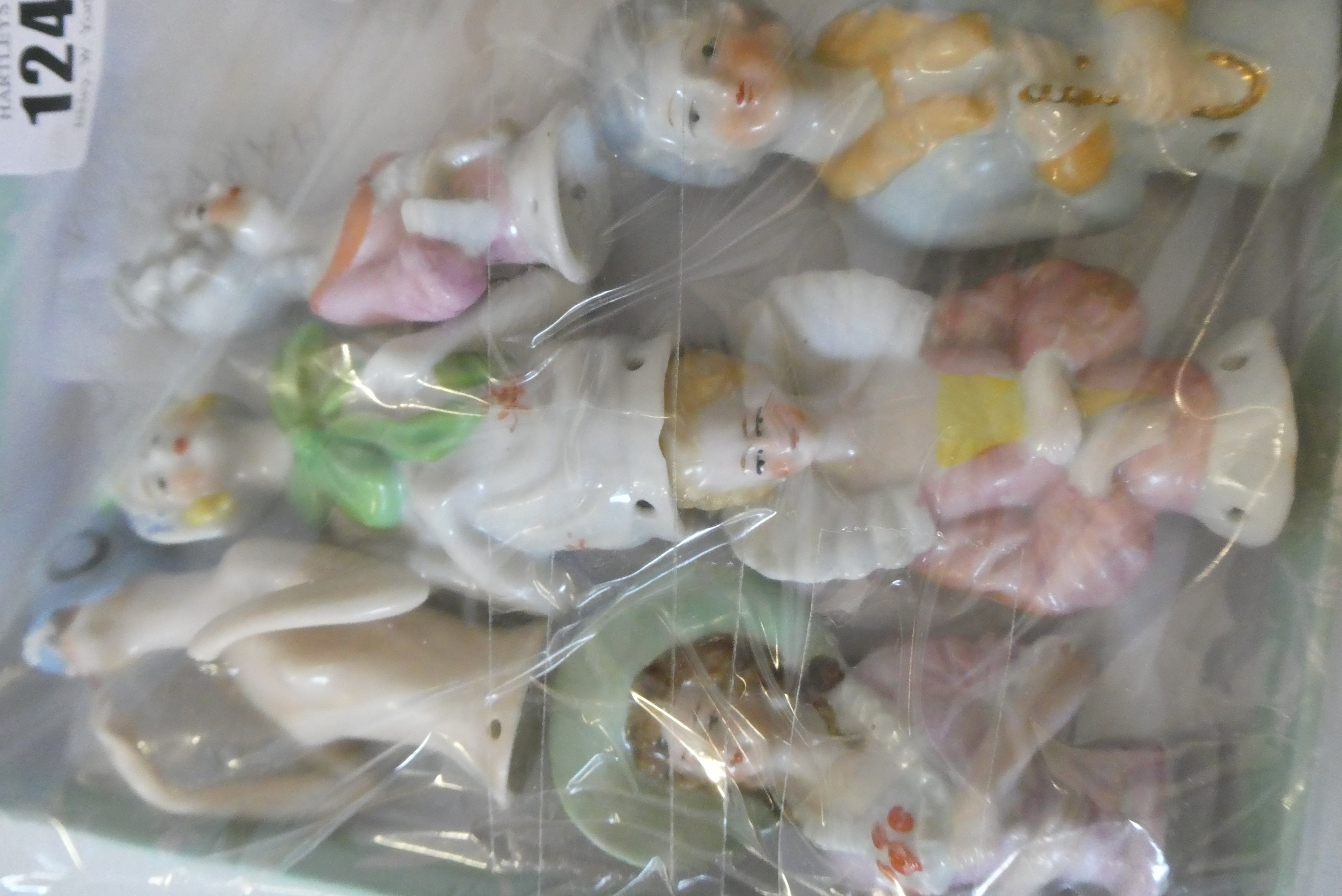 A box of 12 medium size pin cushion dolls, all modelled as ladies (Est. plus 24% premium inc. VAT) Image