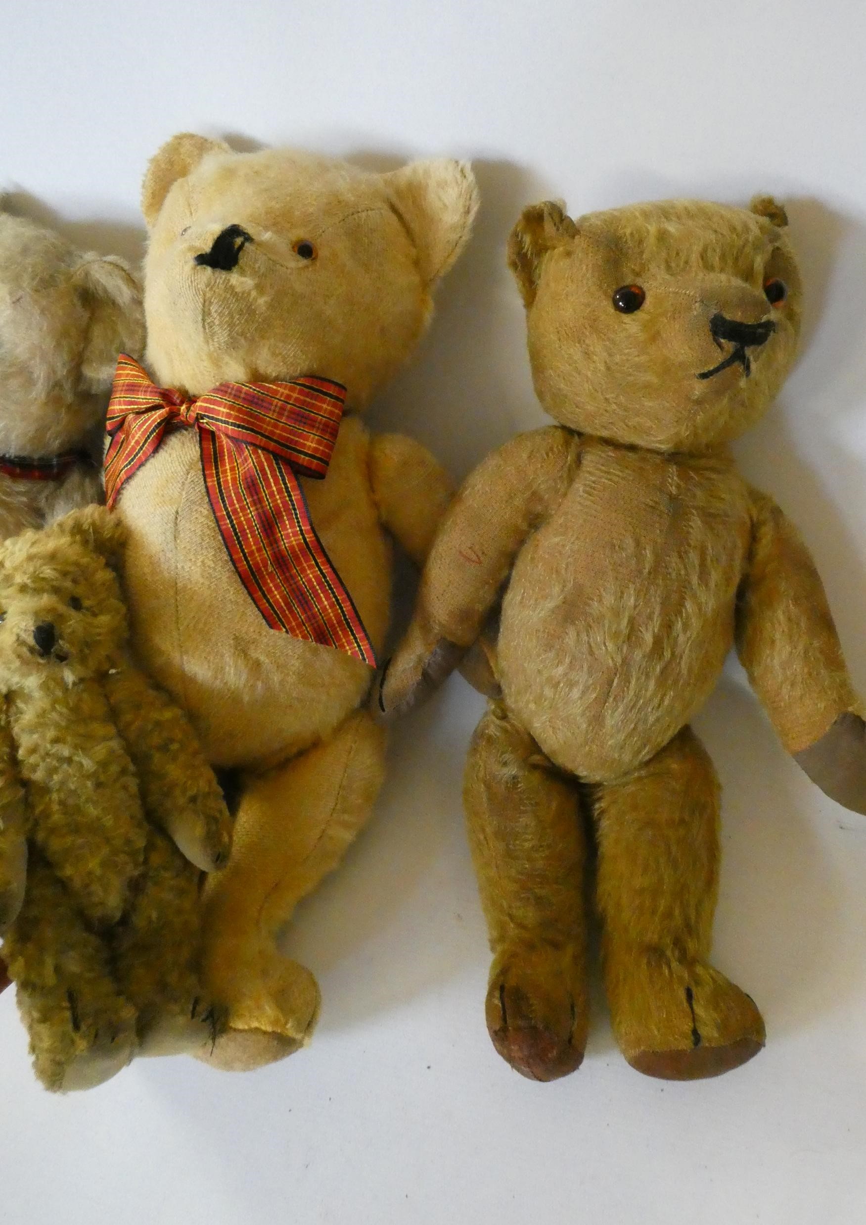 Five vintage teddy bears, mainly English and all with jointed bodies, largest 17 1/2" long (Est. Image
