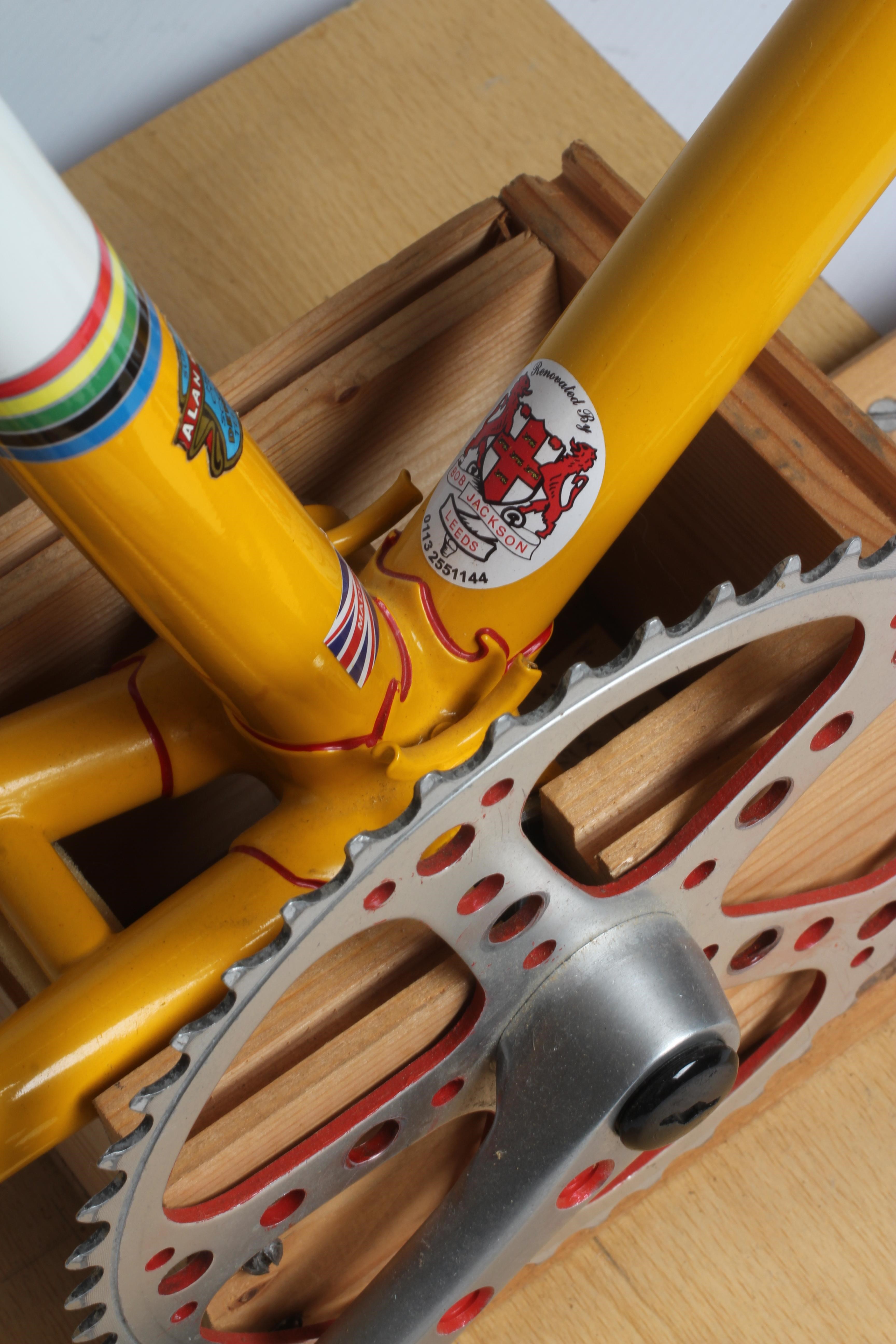 A Maclean Featherweight gents sports bicycle, in refurbished and excellent condition, with Alan Image