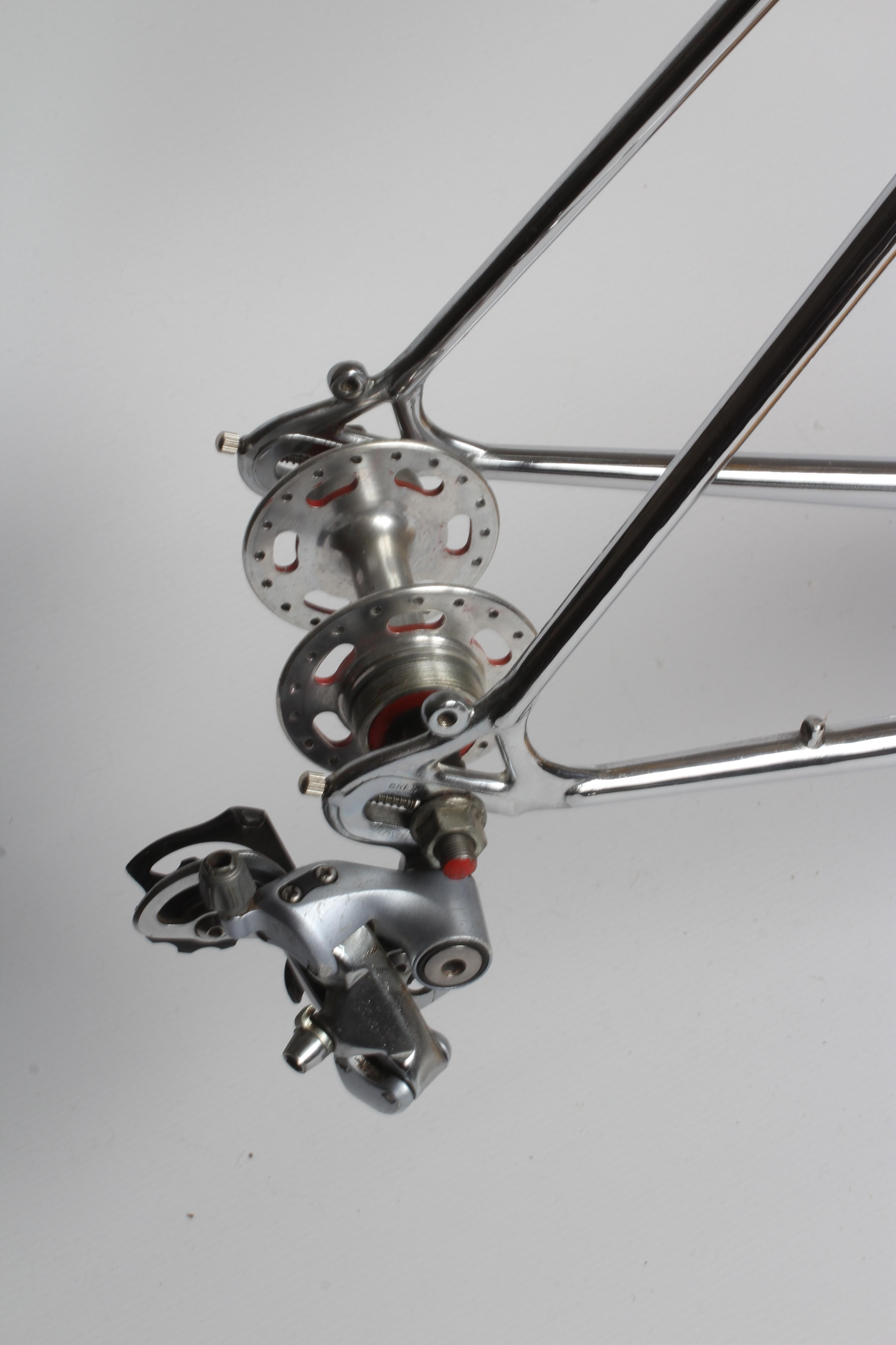 A Maclean Featherweight gents sports bicycle, in refurbished and excellent condition, with Alan Image