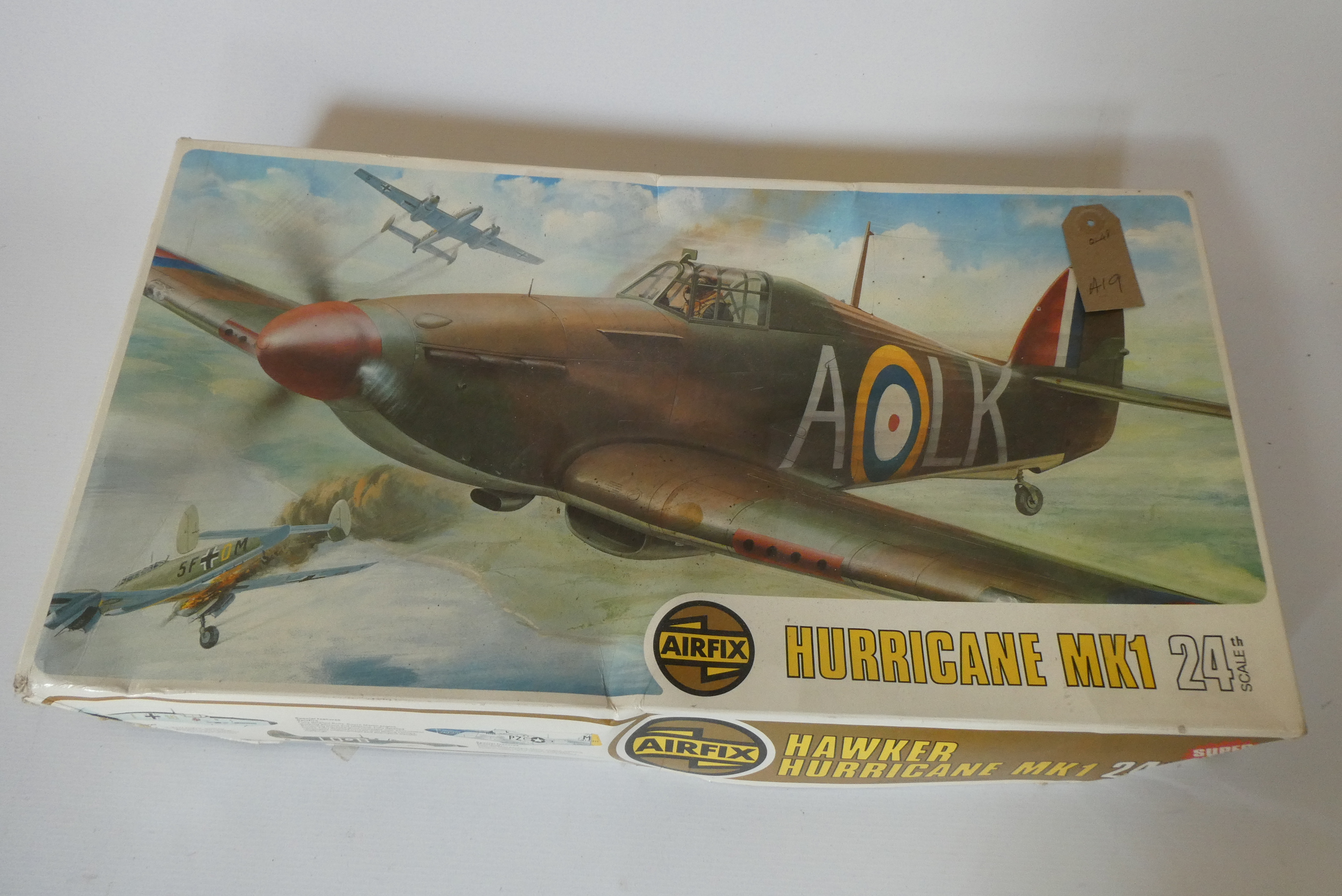 Airfix 1/24 Hawker hurricane plastic kit, box poor, kit in plastic bags, unchecked for completeness Image