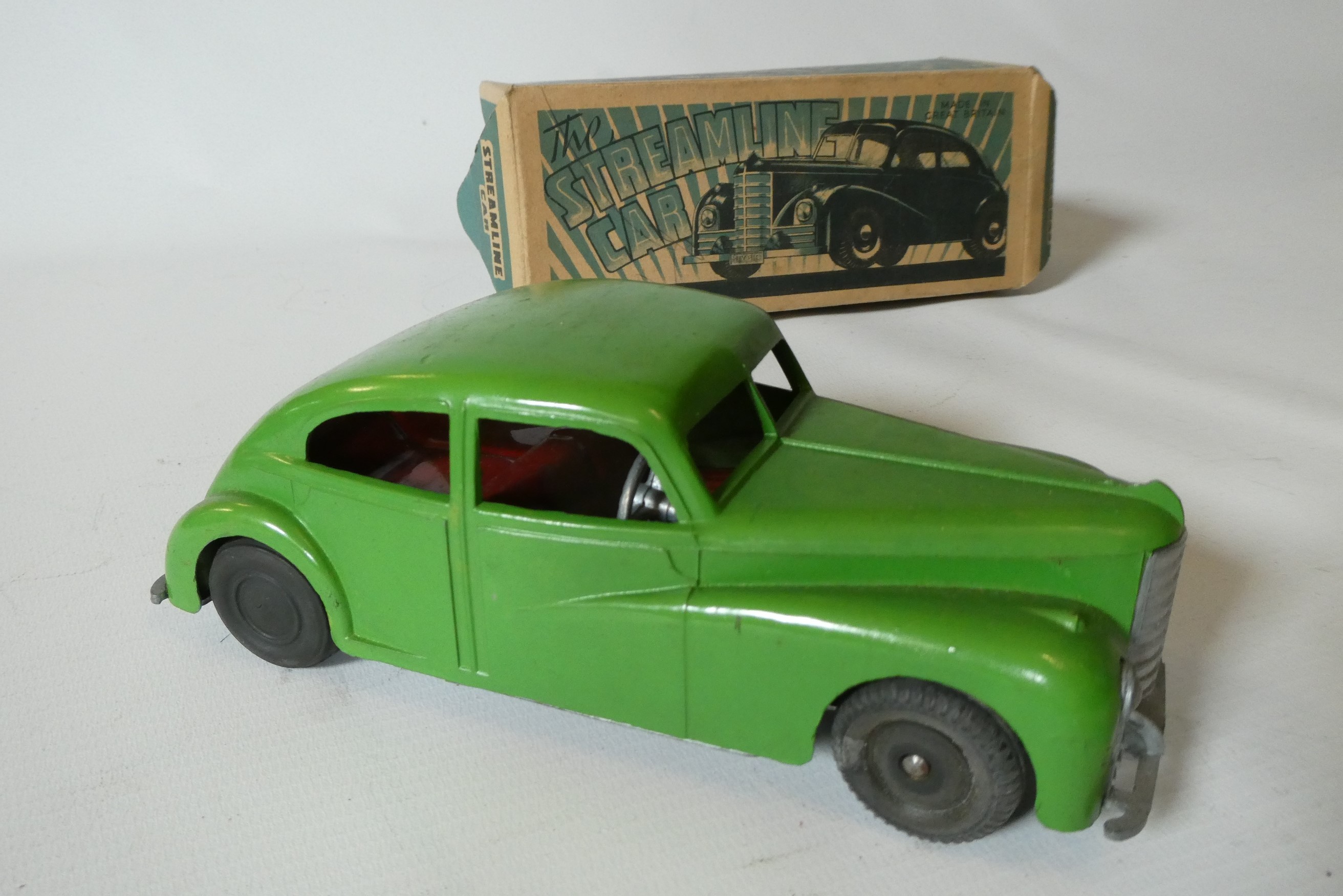 Mettoy clockwork (motor tested OK) streamlined car finished in green with good box (Est. plus 24% Image
