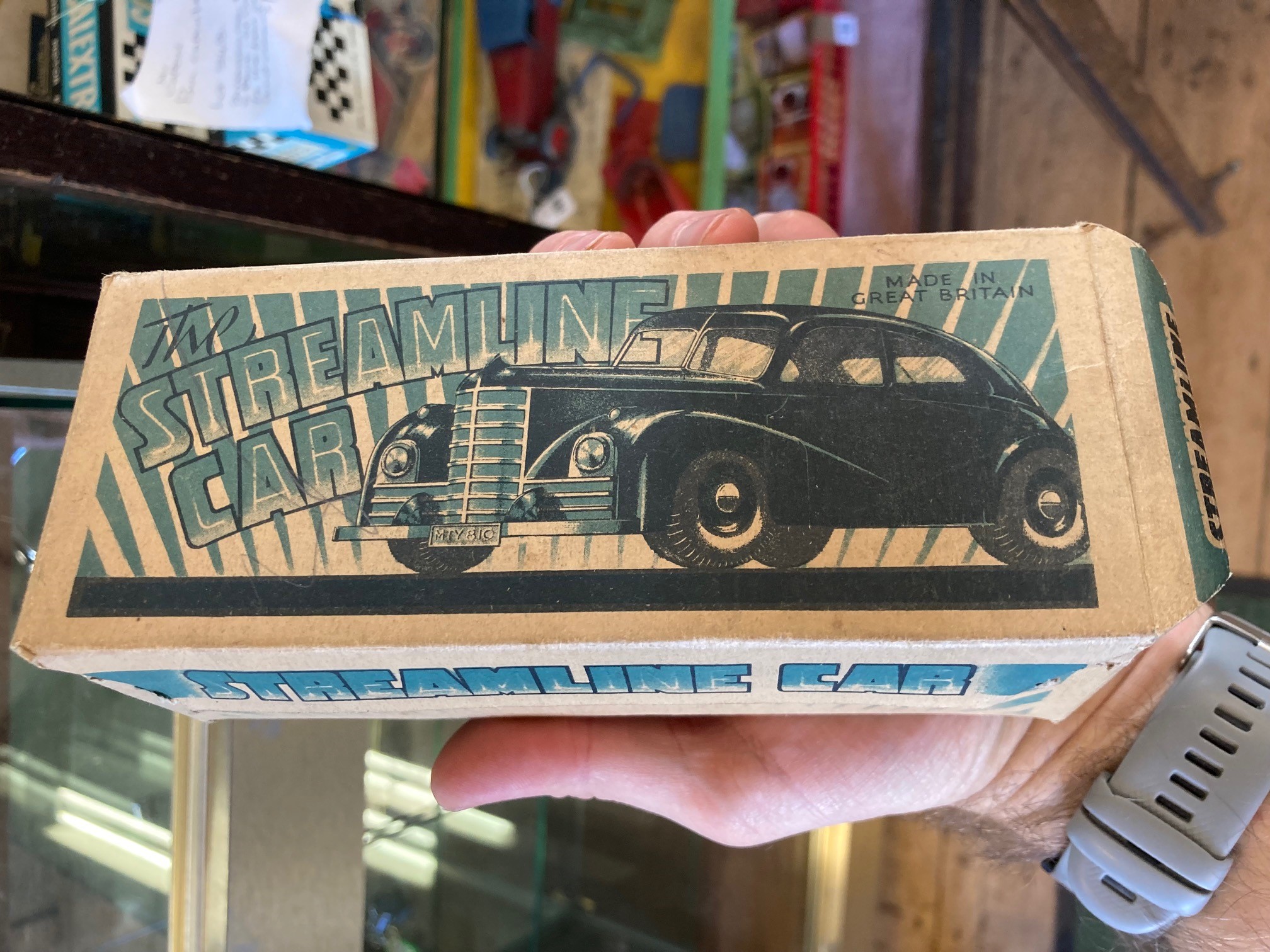 Mettoy clockwork (motor tested OK) streamlined car finished in green with good box (Est. plus 24% Image