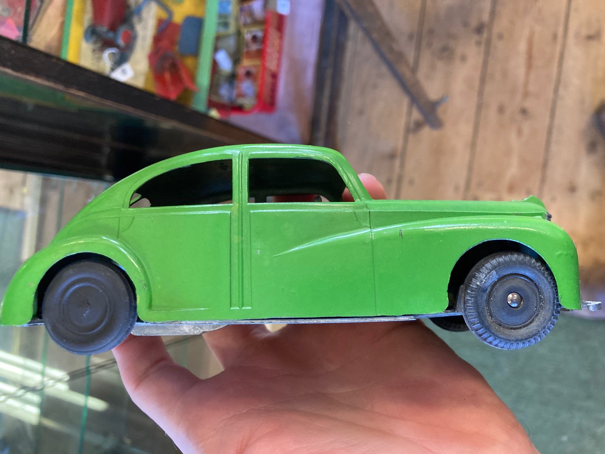 Mettoy clockwork (motor tested OK) streamlined car finished in green with good box (Est. plus 24% Image
