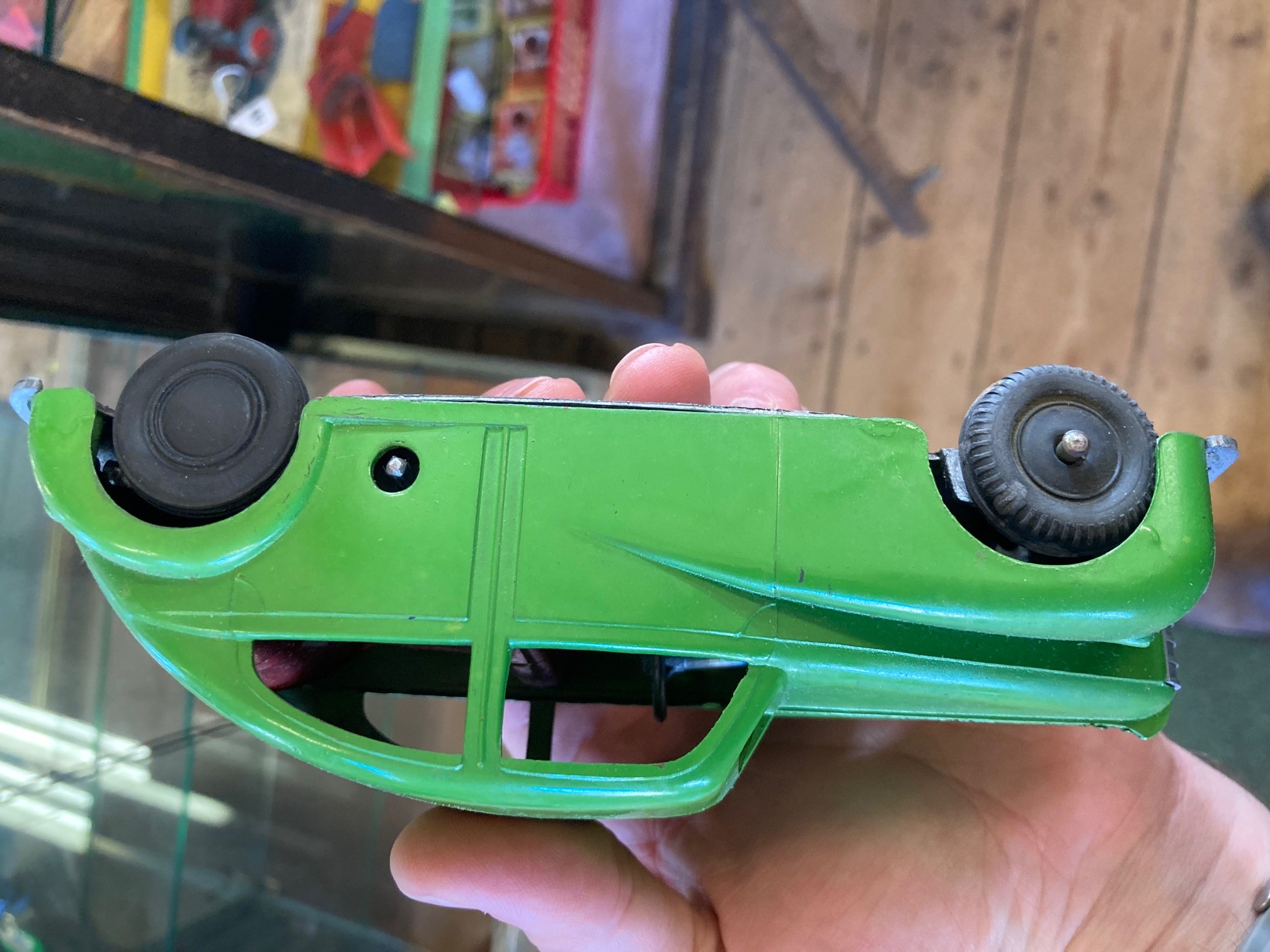 Mettoy clockwork (motor tested OK) streamlined car finished in green with good box (Est. plus 24% Image