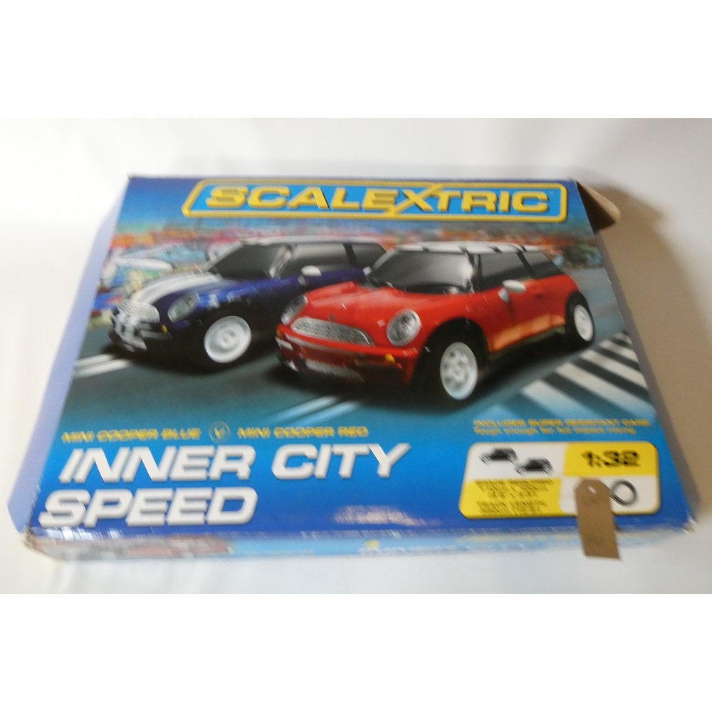 Scalextric motor racing set, inner city speed with two mini cars ...