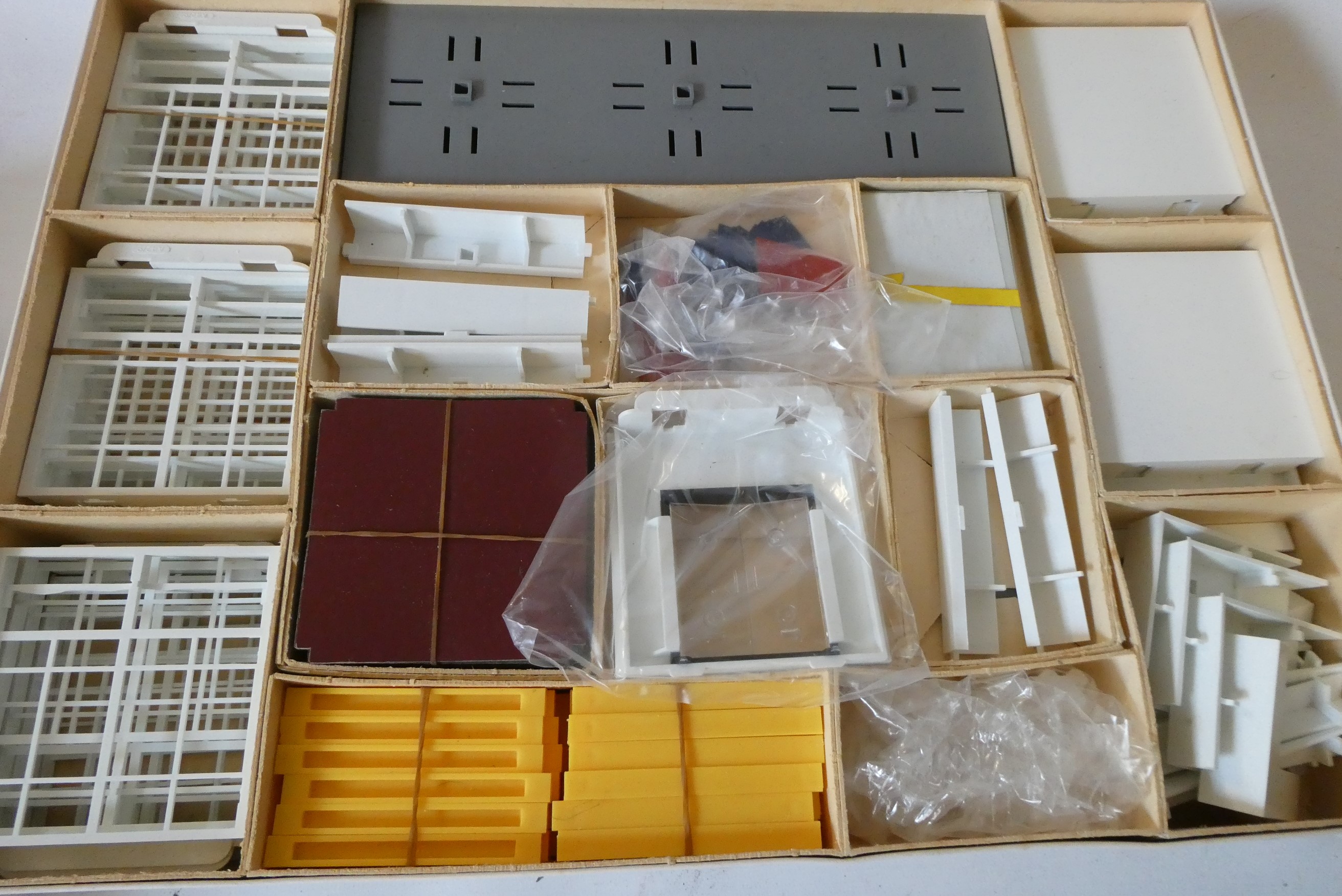 Triang Arkitex No1 Construction Set, appears to be complete and in unused condition, box in good to Image
