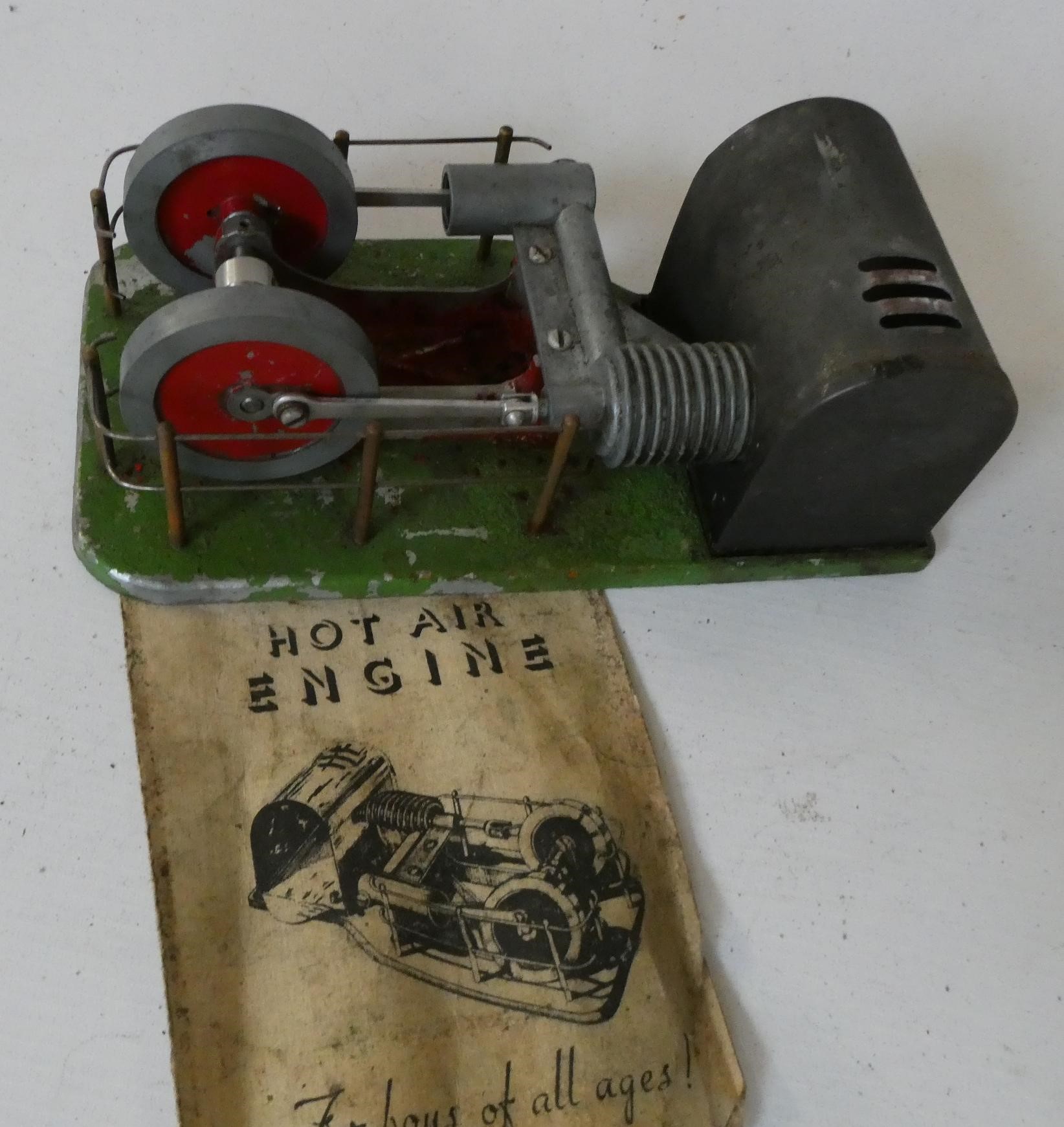 A rare Davies Charlton Ltd. Hot Air Engine, some paint loss, signs of long use, box and model fair Image