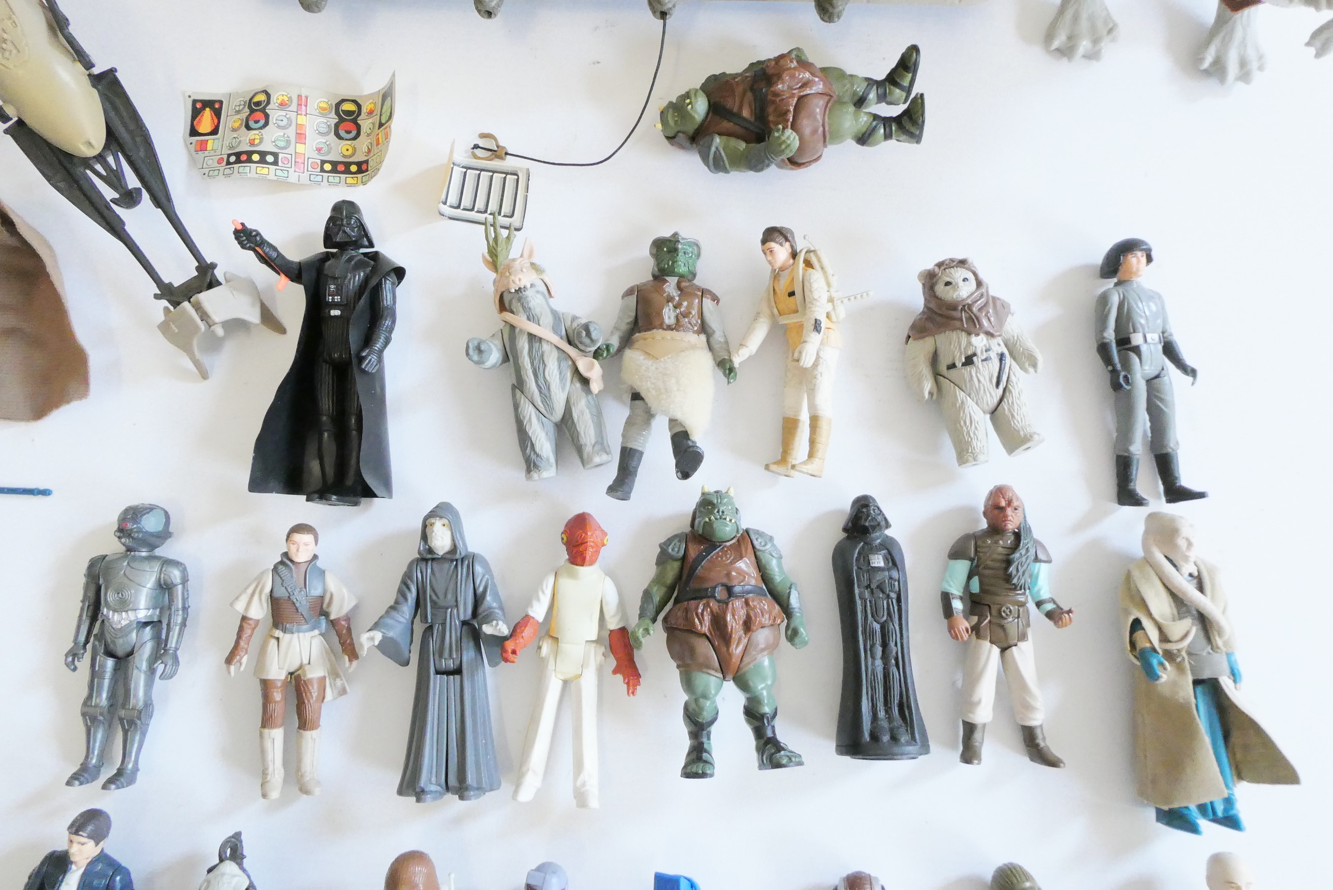 Kenner Star Wars figures, most items in fair condition including Speeder bike, Ronto and Jabba Image