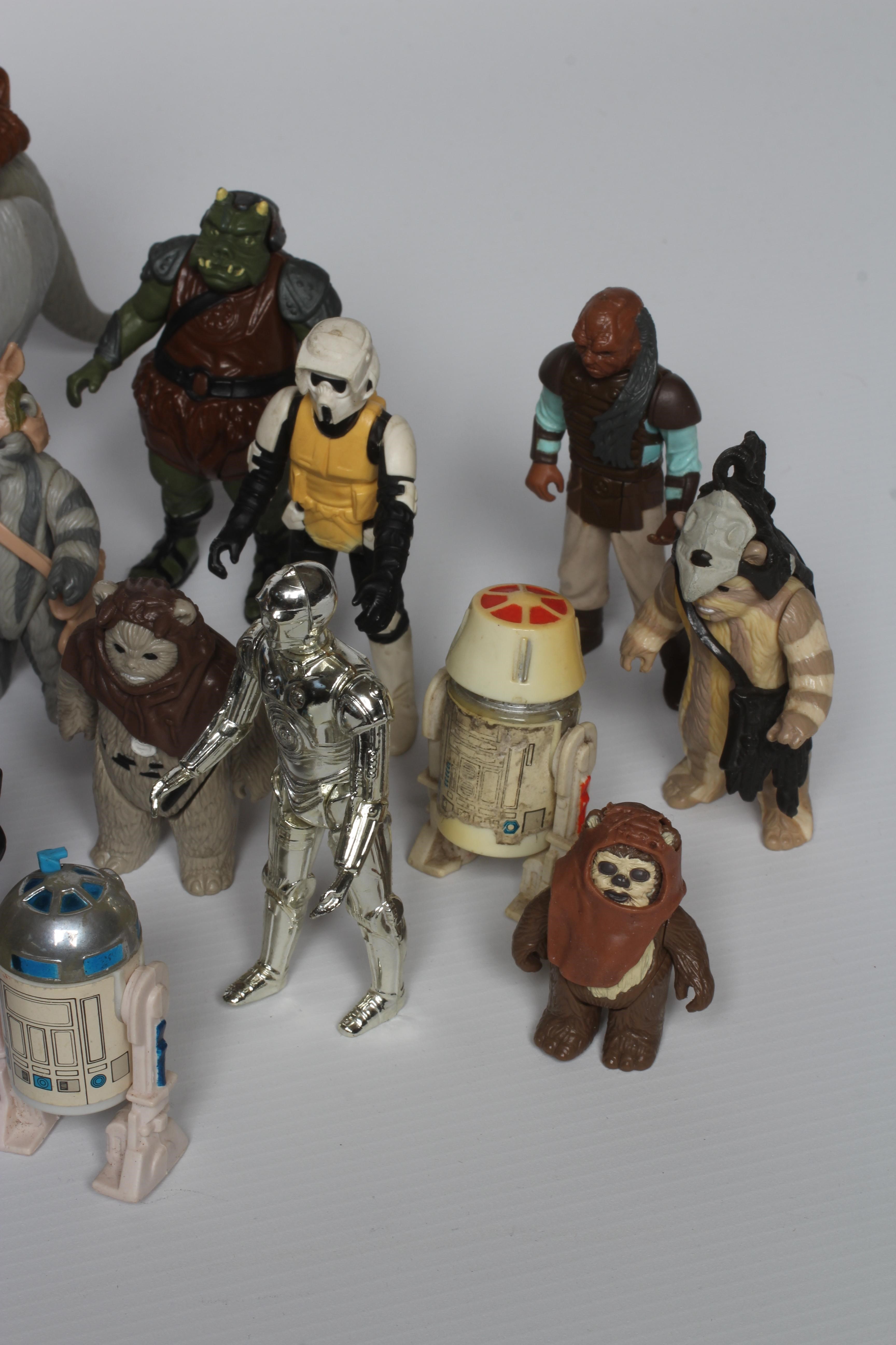 Kenner Star Wars figures, most items in fair condition including Speeder bike, Ronto and Jabba Image