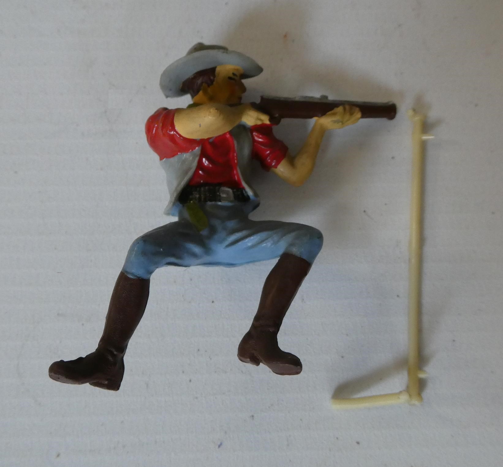 Late issue Elastolin stagecoach with four horses and driver and guard, minor damage to plastic roof Image