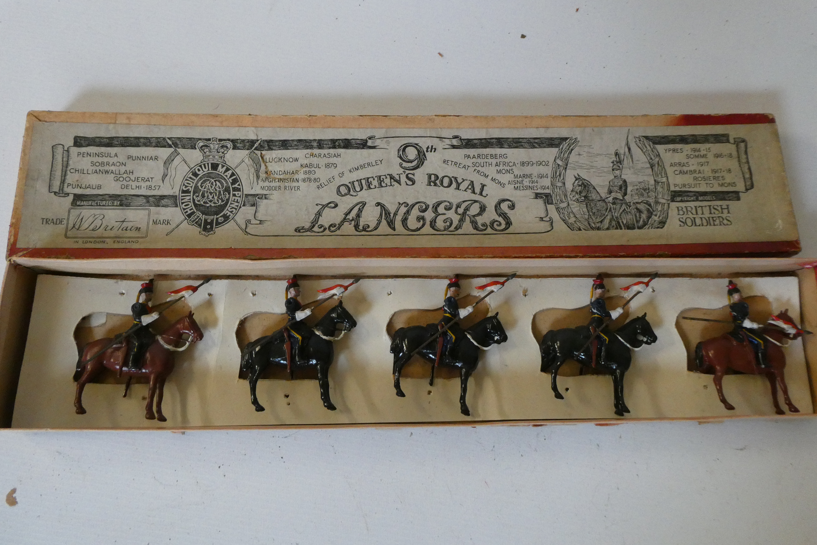 Britains Queens Royal Lancers on horseback, boxed, good (Est. plus 24% premium inc. VAT) Image