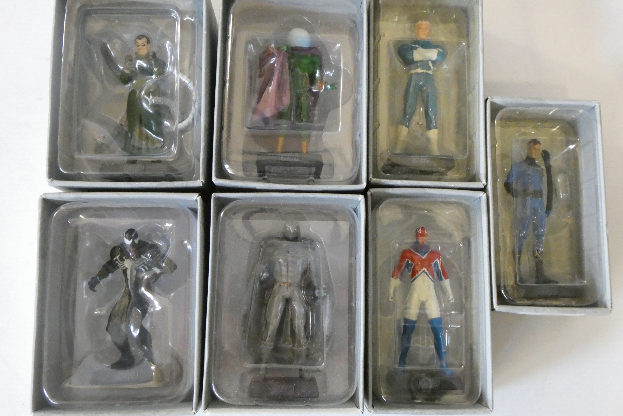 Fifteen Eaglemoss DC Super Hero figures, all items boxed, good to excellent (Est. plus 24% premium Image