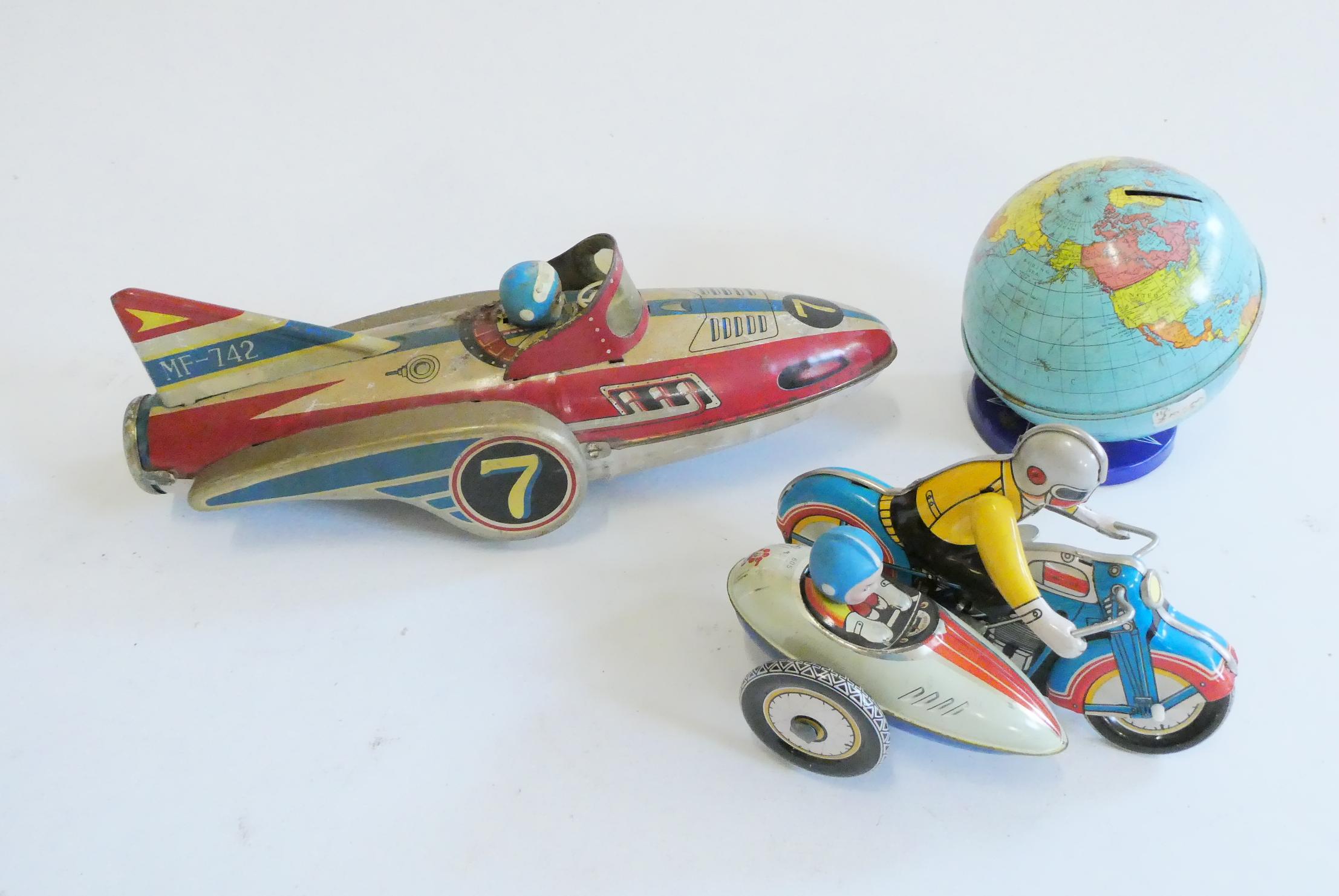 Fiction Tin Rocket Boat MF-742, motor faulty and some rusting to bodywork, fair, and a clockwork Image