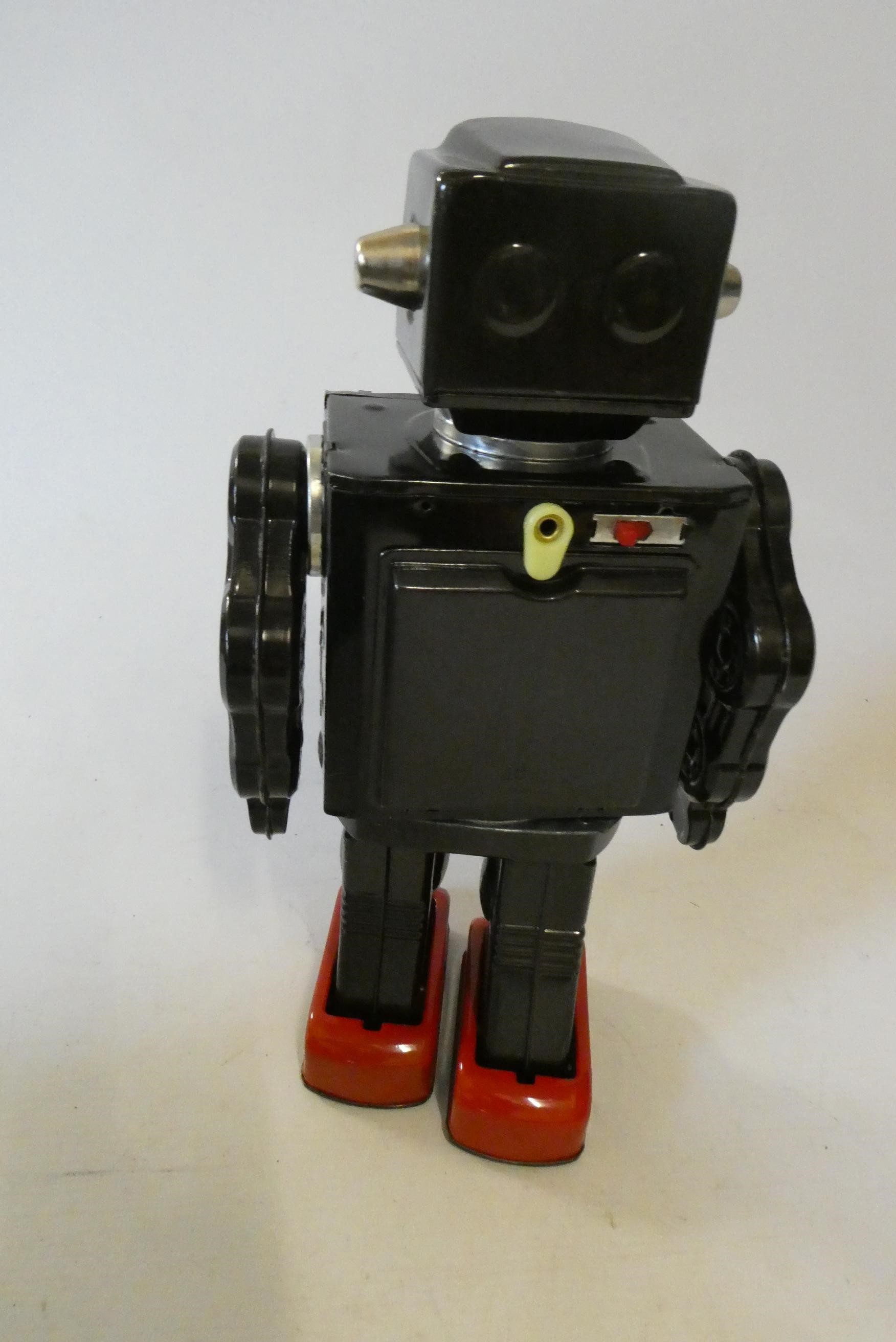 Horikawa Rotomatic Super Astronaut of tinplate and plastic construction, no response when battery is Image