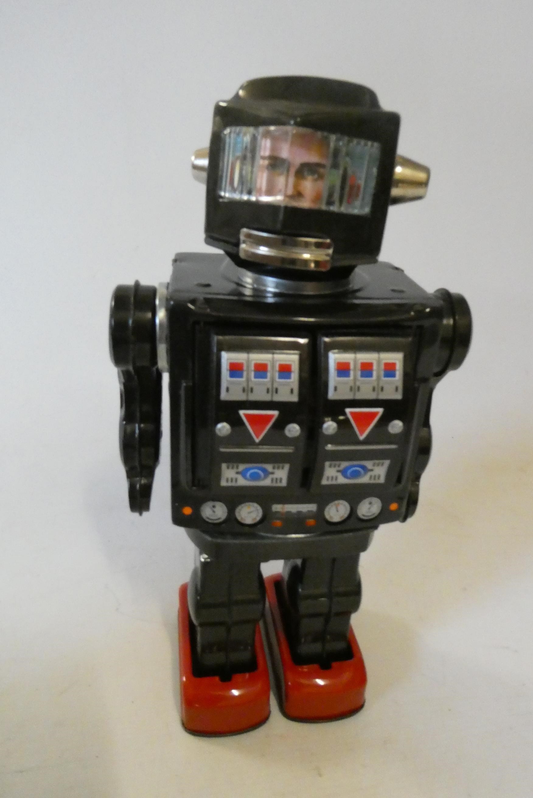 Horikawa Rotomatic Super Astronaut of tinplate and plastic construction, no response when battery is Image