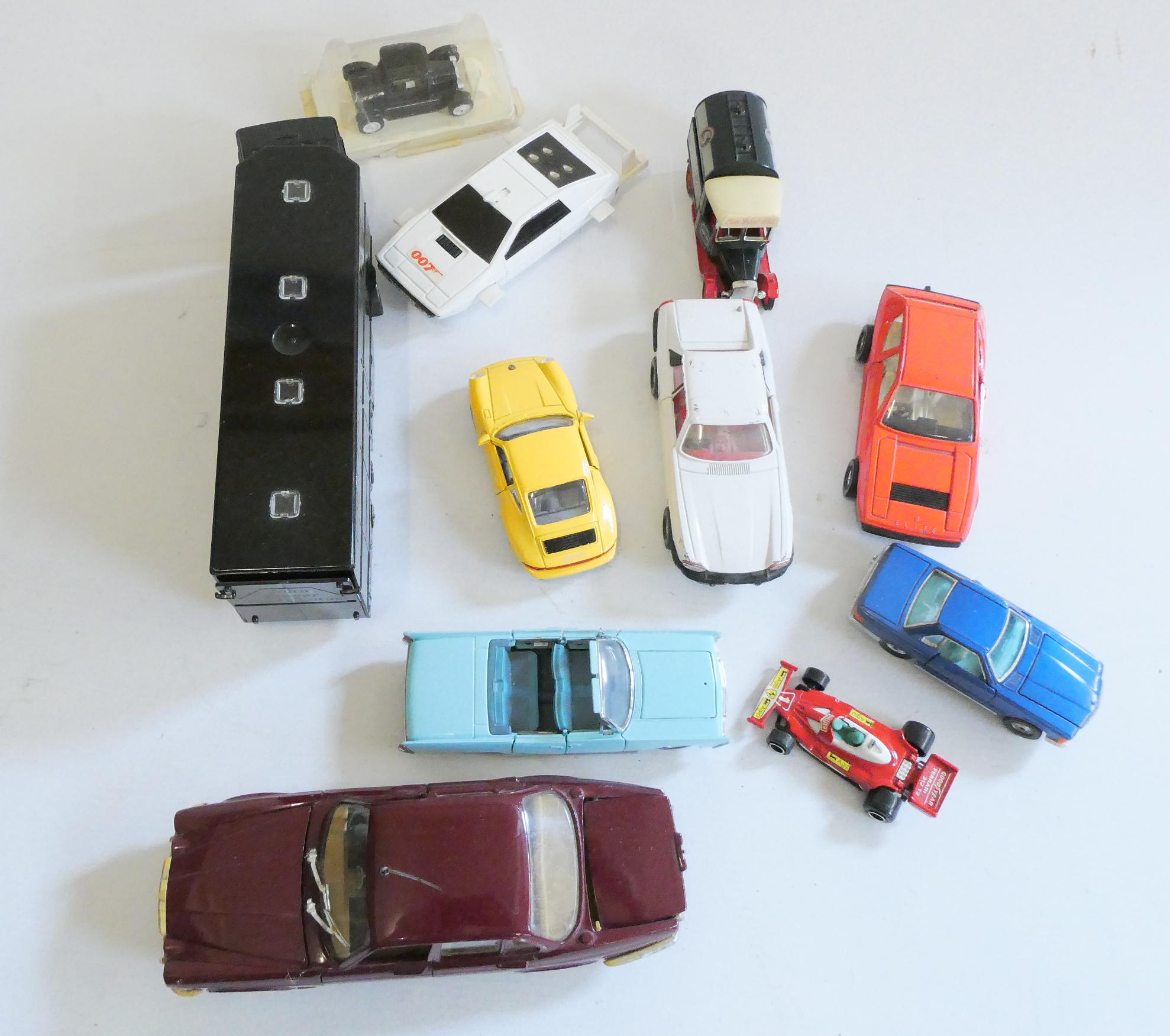Unboxed late issue diecast cars including Burago, Corgi and others, fair to excellent (Est. plus 24% Image