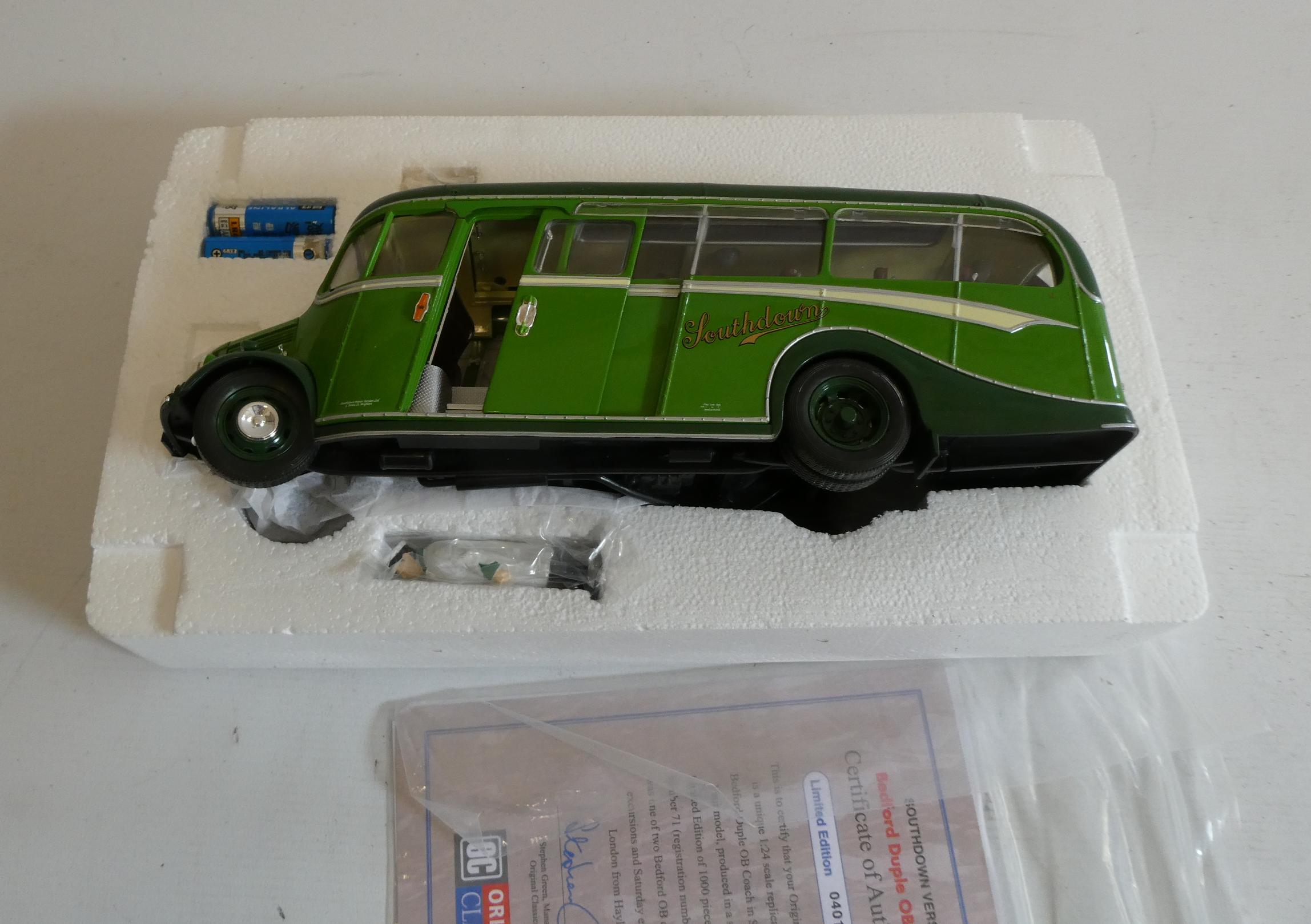 Classics Model 1/24 scale OB coach finished in Southdown Green, boxed, excellent (Est. plus 24% Image