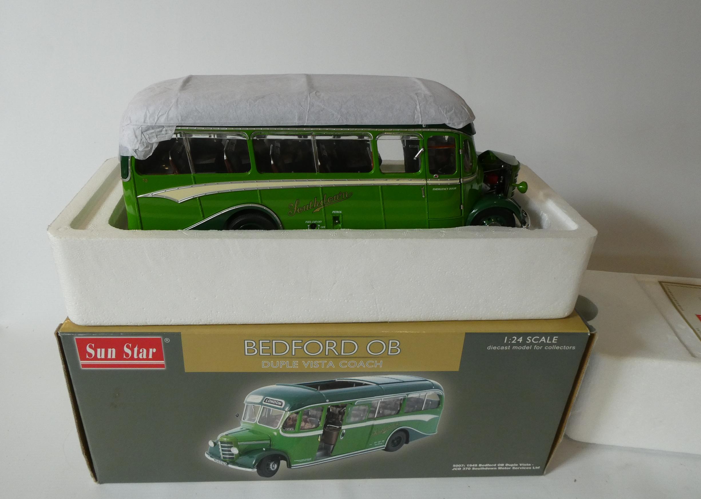 Sunstar OB coach finished in green Southdown Moto services, boxed, excellent (Est. plus 24% premium Image