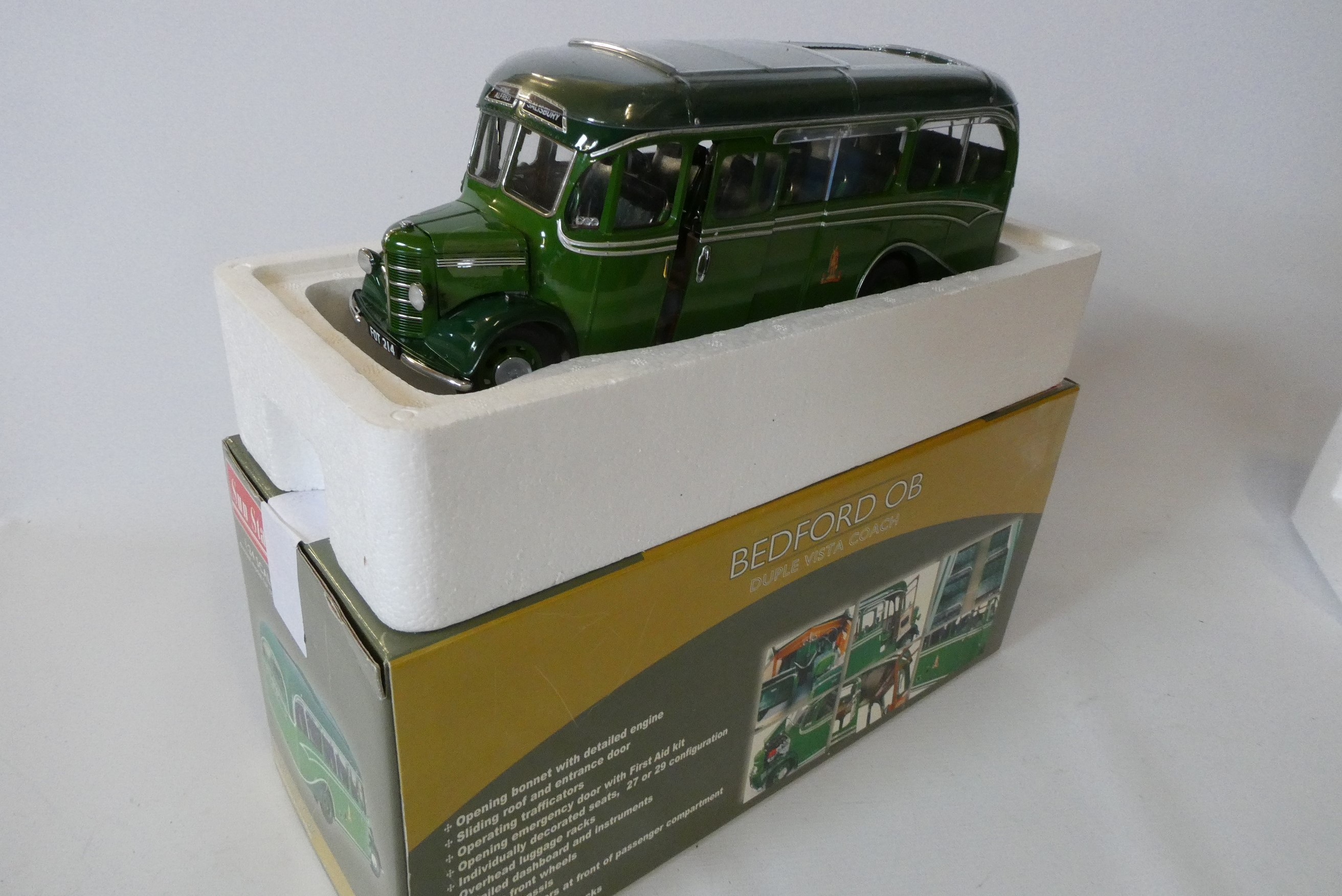 Sunstar OB Coach finished in green King Alfred Omnibus Limited, boxed, excellent (Est. plus 24% Image
