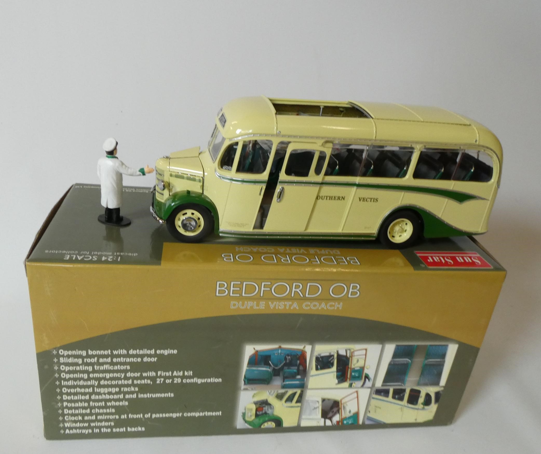 Sunstar OB Coach finished in white Southern Vectis Omnibus limited, boxed, excellent (Est. plus 24% Image