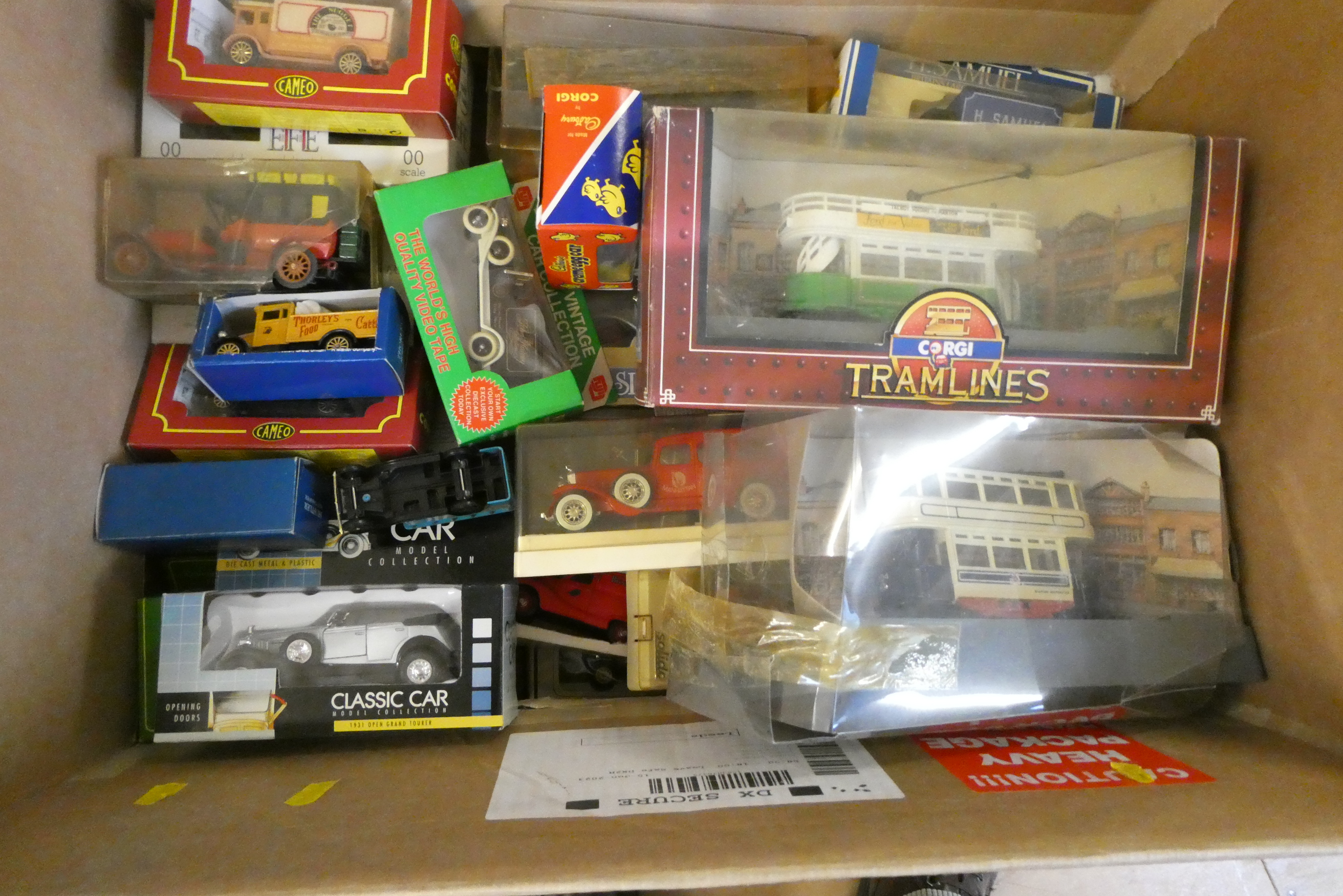 Diecast vintage vehicles by ERF, Lledo and others, most items boxed, good to excellent (Est. plus Image