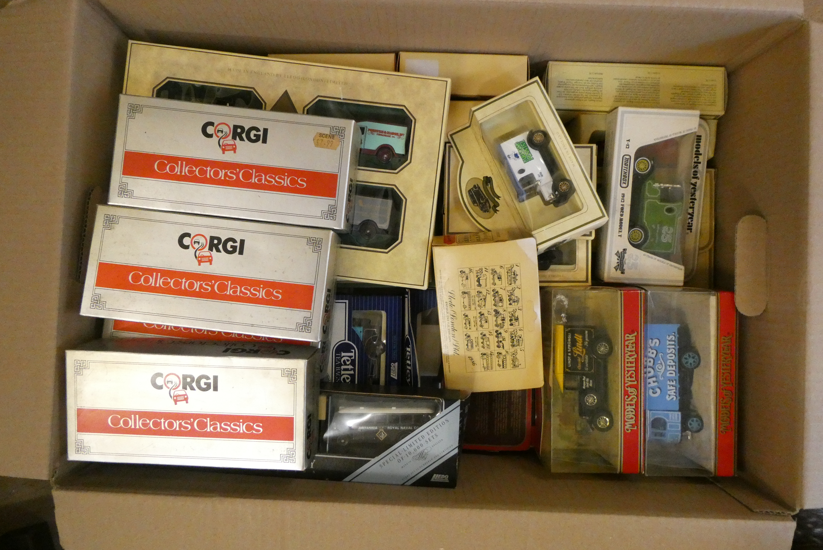 Vintage and classic cars by Lledo, Corgi, Matchbox and others, most items boxed, good to excellent Image