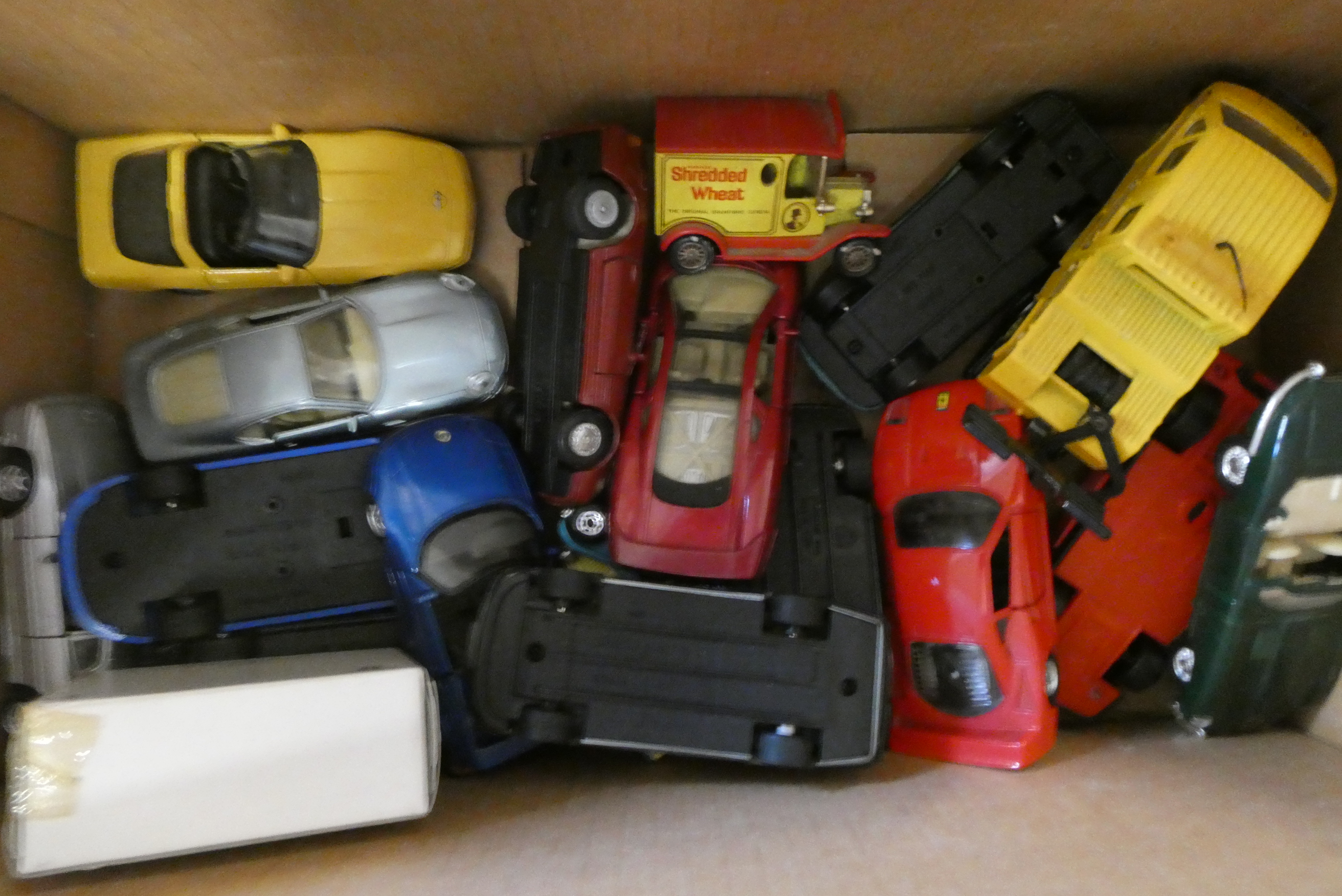Unboxed late issue diecast vehicles from various makers, fair to good (Est. plus 24% premium inc. Image