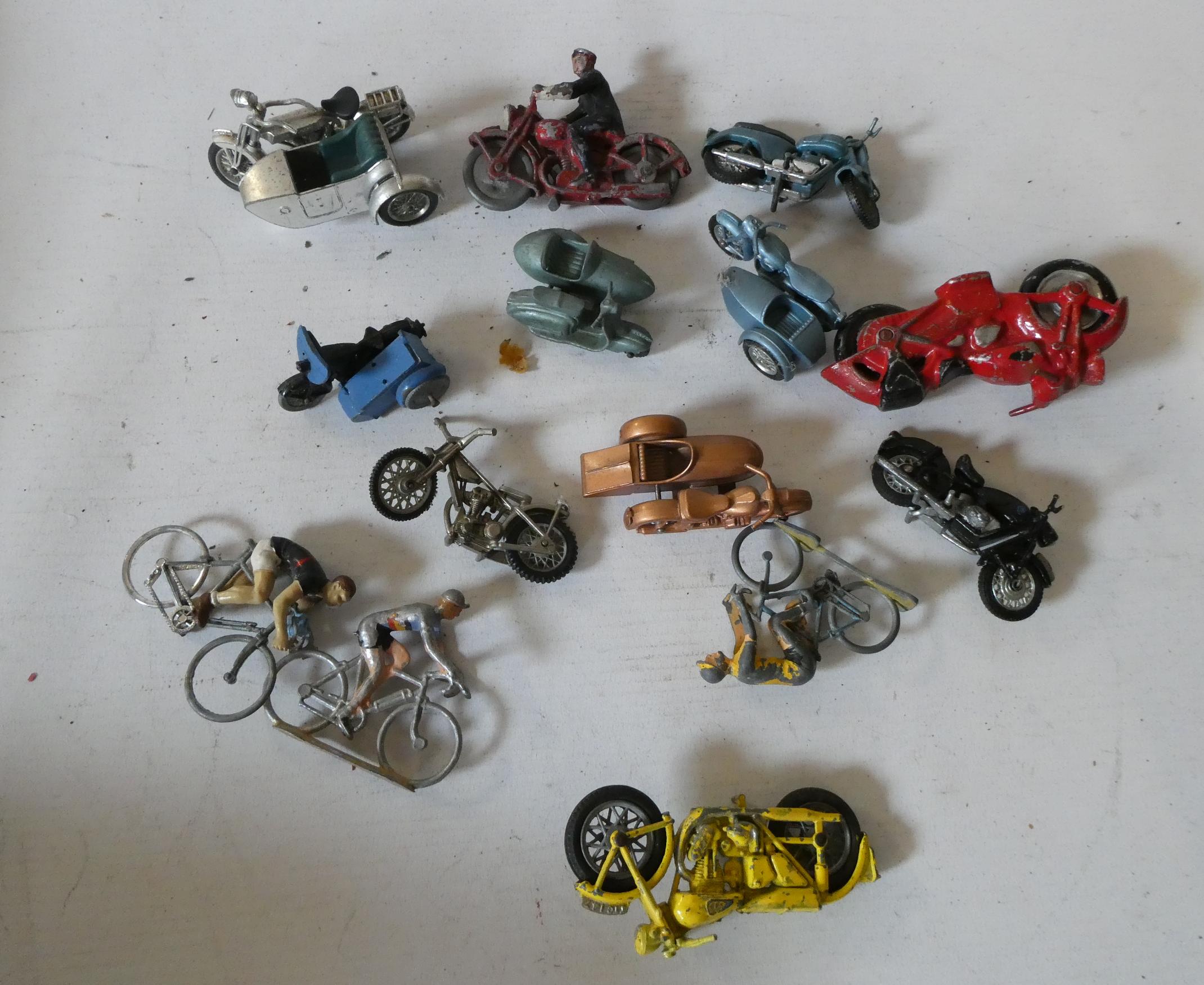 Unboxed motorcycle diecast models, fair to good (Est. plus 24% premium inc. VAT) Image