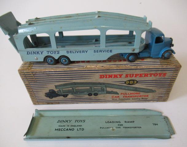 Dinky Toys boxed car transporter finished in blue, fair (Est. plus 24% premium inc. VAT) Image