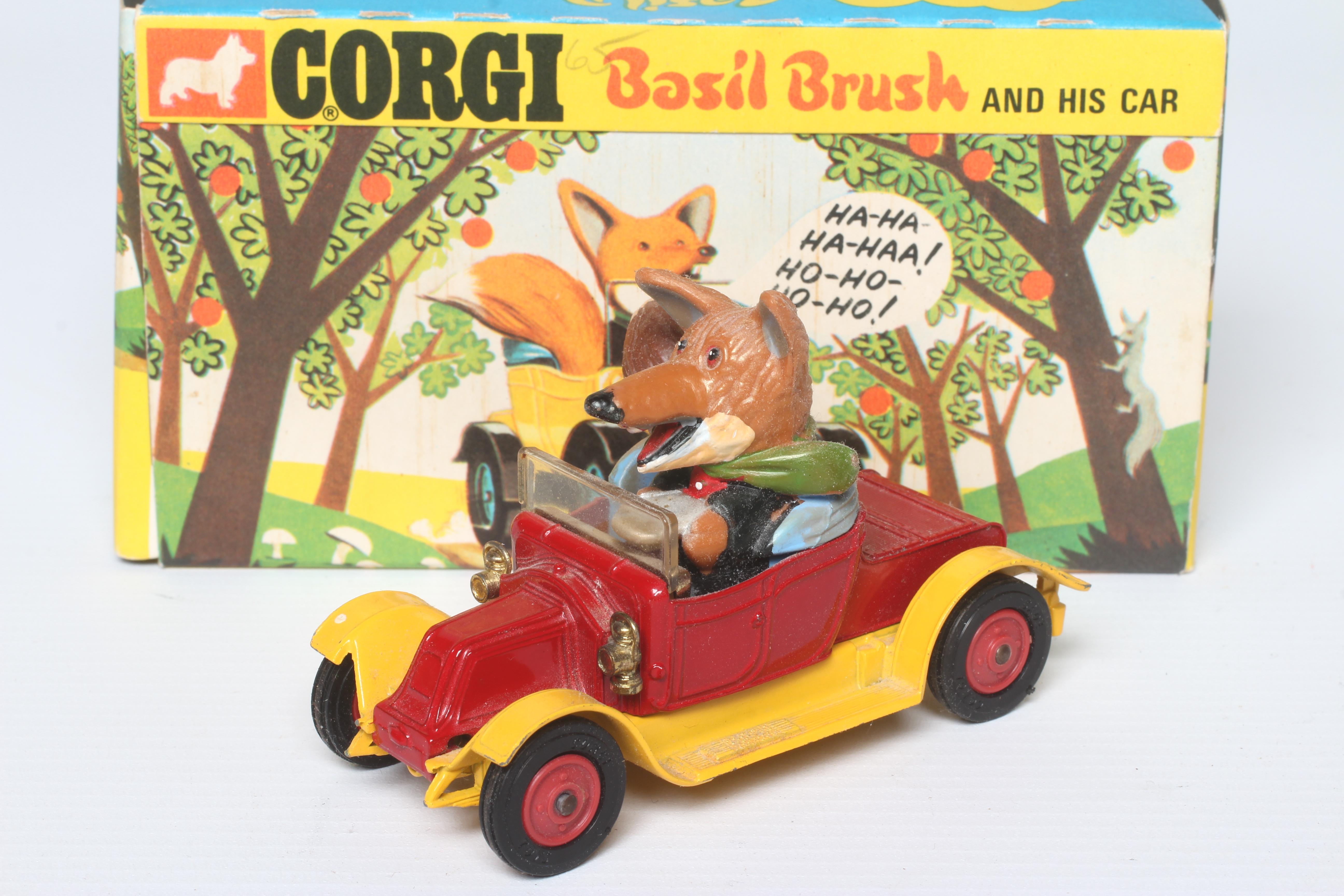 Corgi 808 Basil Brush car with sound box, box fair with small hole in clear plastic, model good+, Image